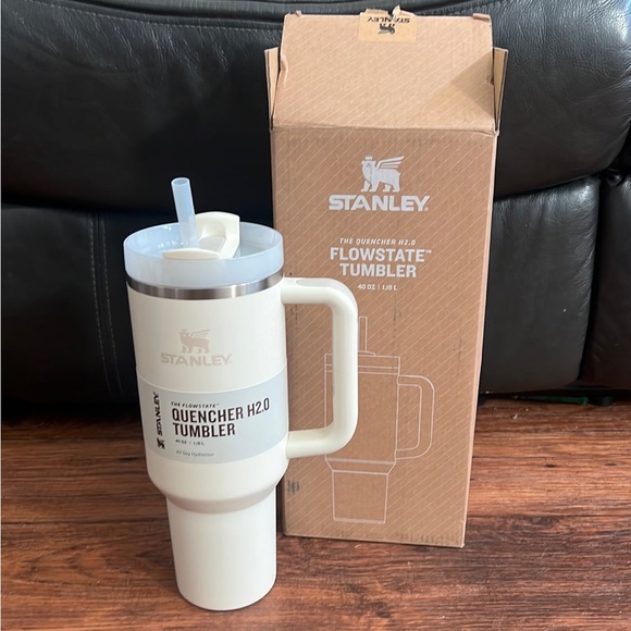 Stanley 40oz Cream Tumbler - Picture 1 of 1